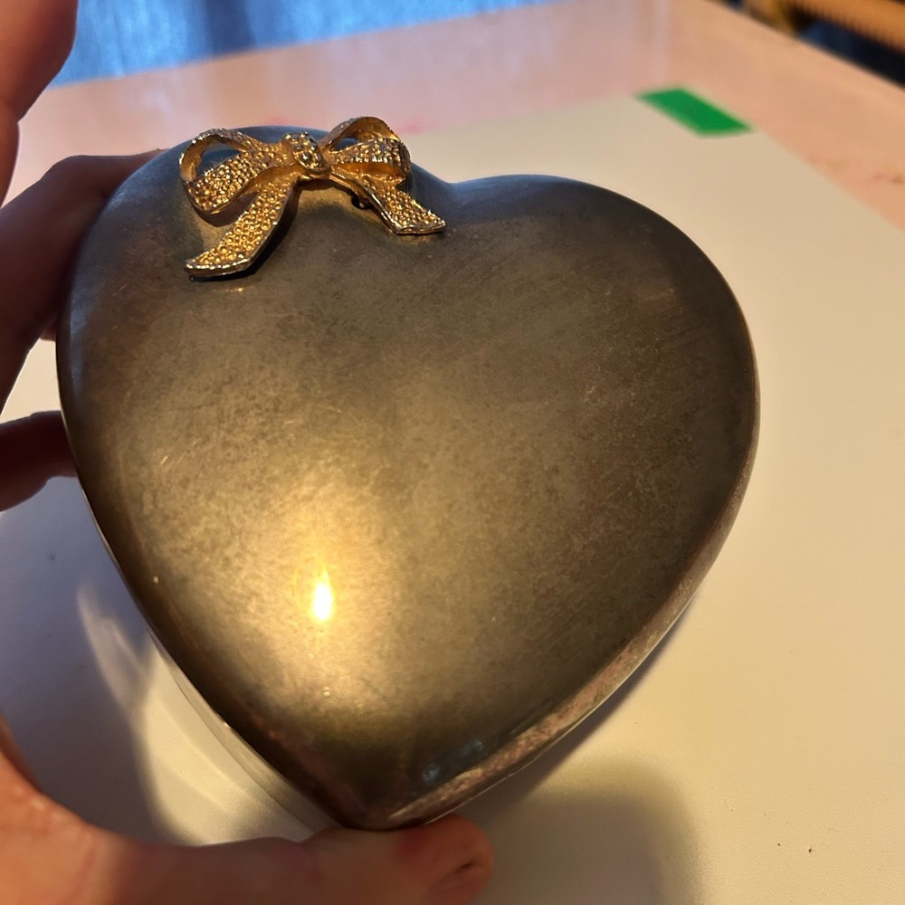 Elegant Heart-Shaped Silver heart jewelry box with gold bow- made in Hong Kong